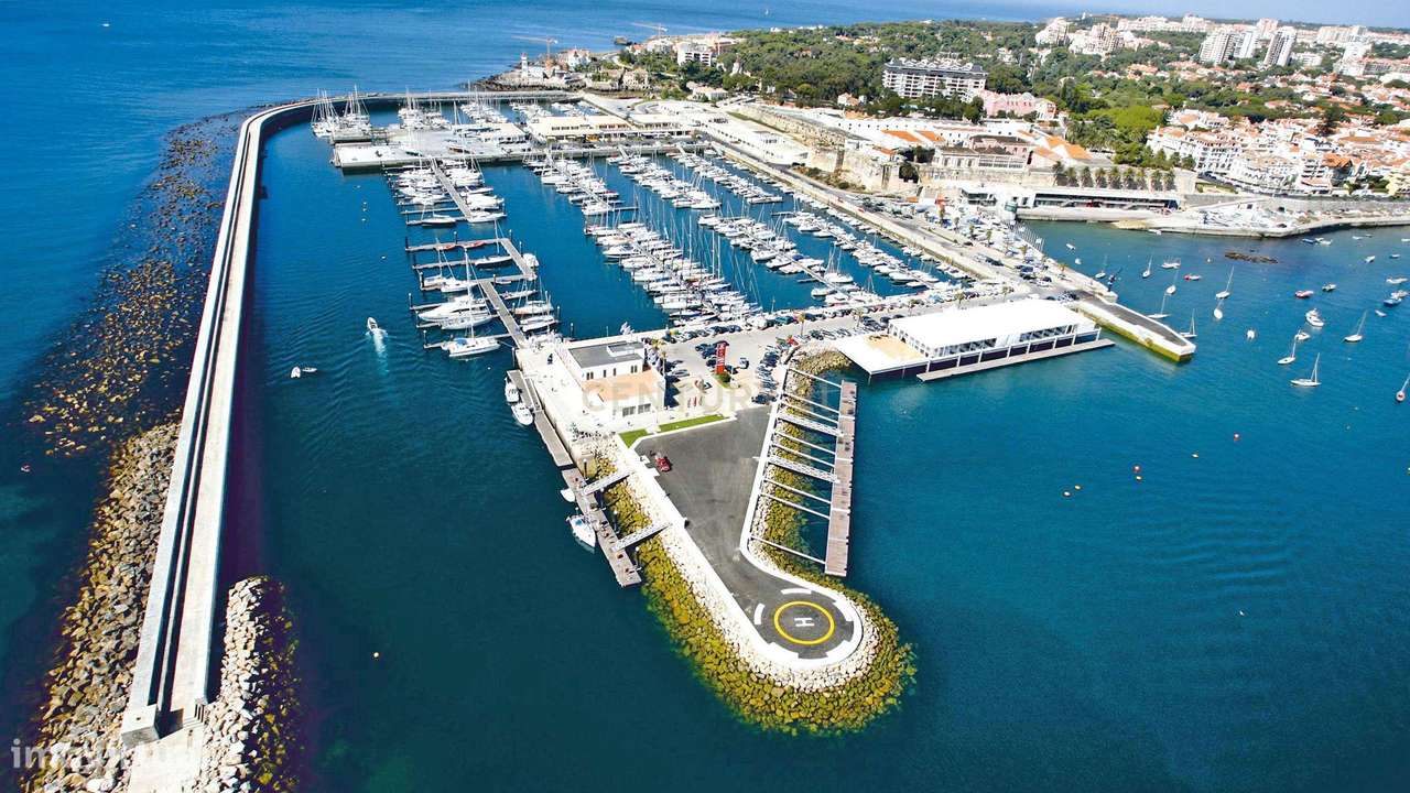 Apartamento Renovado com Vista Mar no Coração de Cascais-33