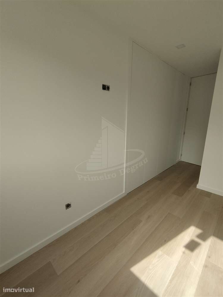 Moradia de 2 pisos com vistas fabulosas-30