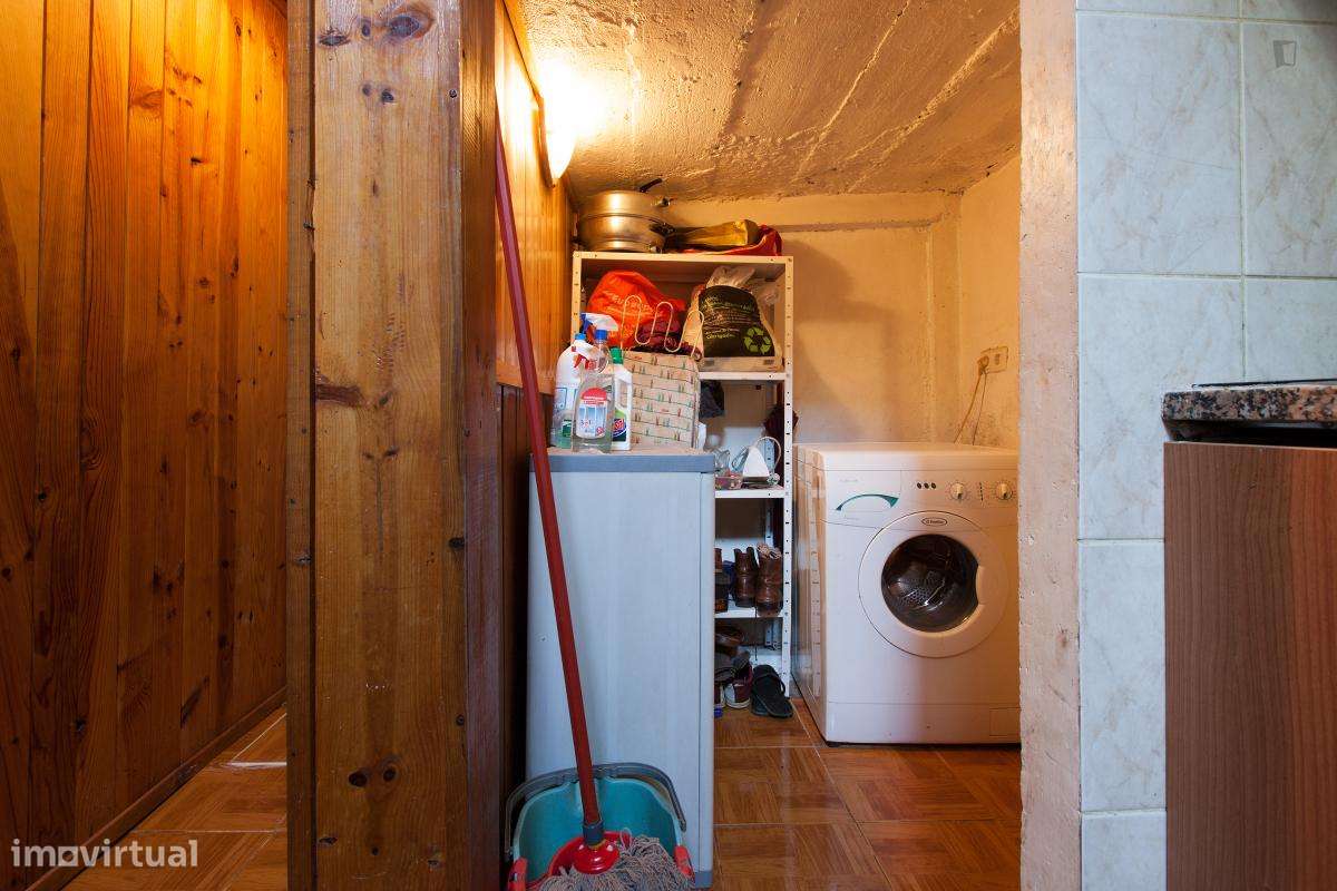 Quarto - localizado em Paranhos Porto - Grande imagem: 3/14