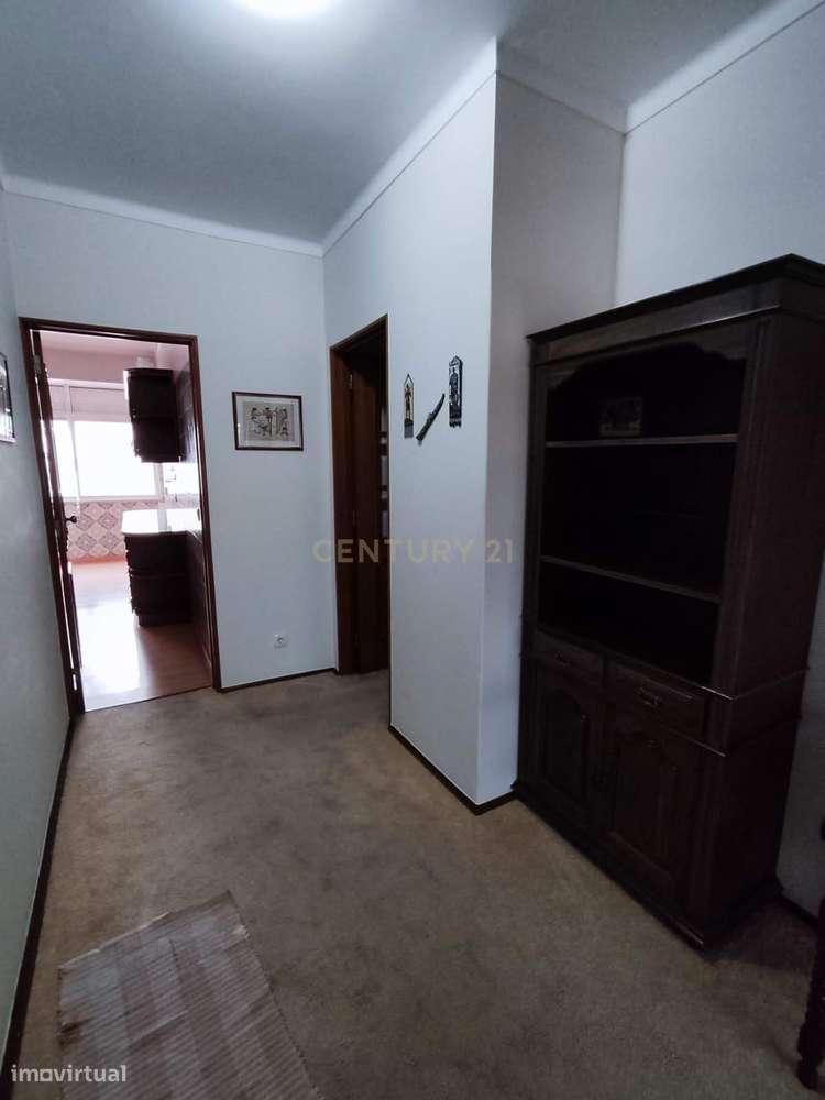 Apartamento T3, em prédio com elevador, no centro da cidade de Alcobaç - Grande imagem: 4/7