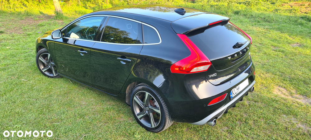 Volvo V40 D2 R-Design - 16