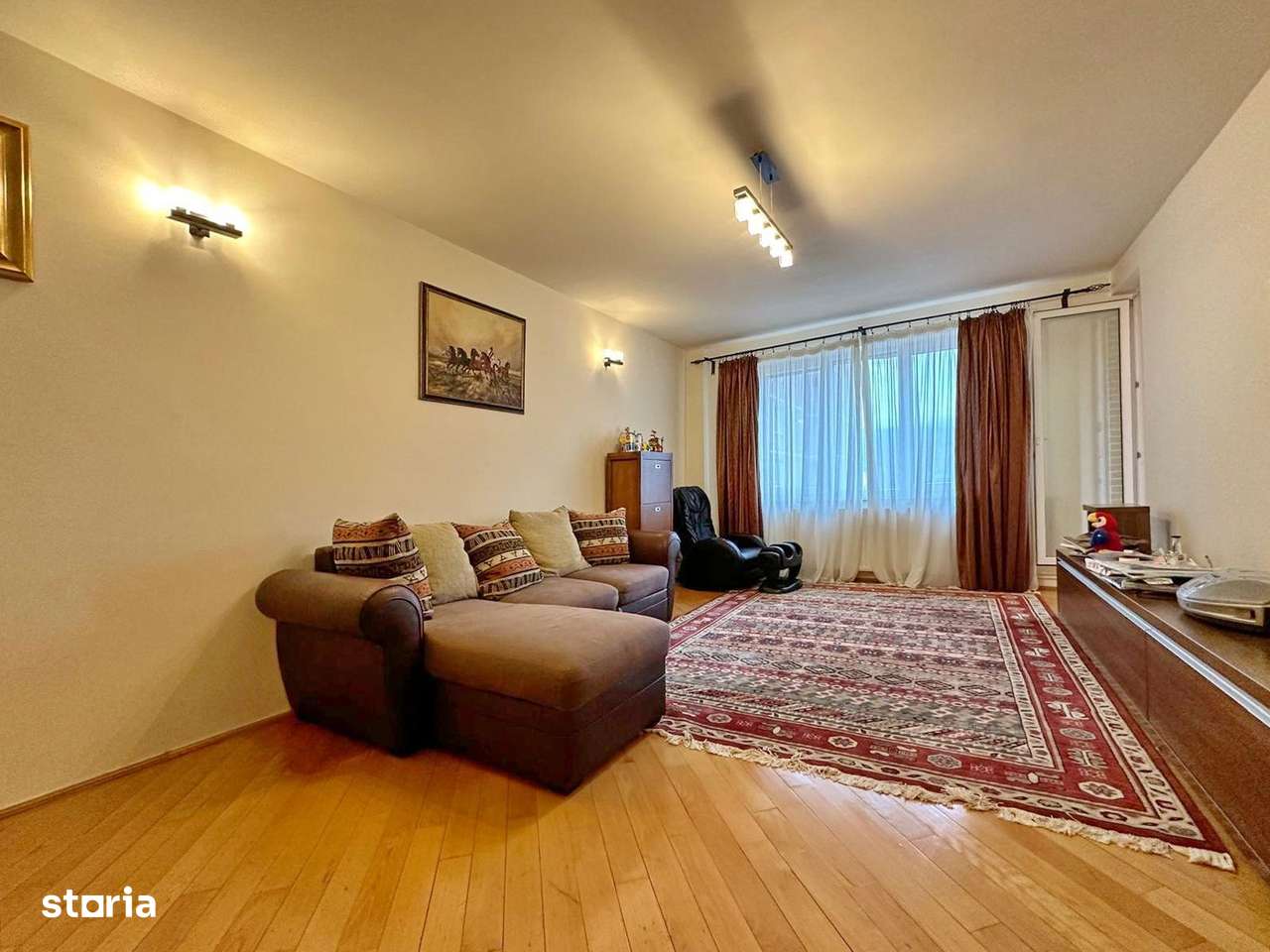 Apartament cu Structura Generoasa si Priveliste Deosebita - Imagine principală: 5/15