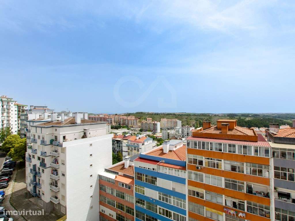 T3 com garagem, vista de serra e mar-12