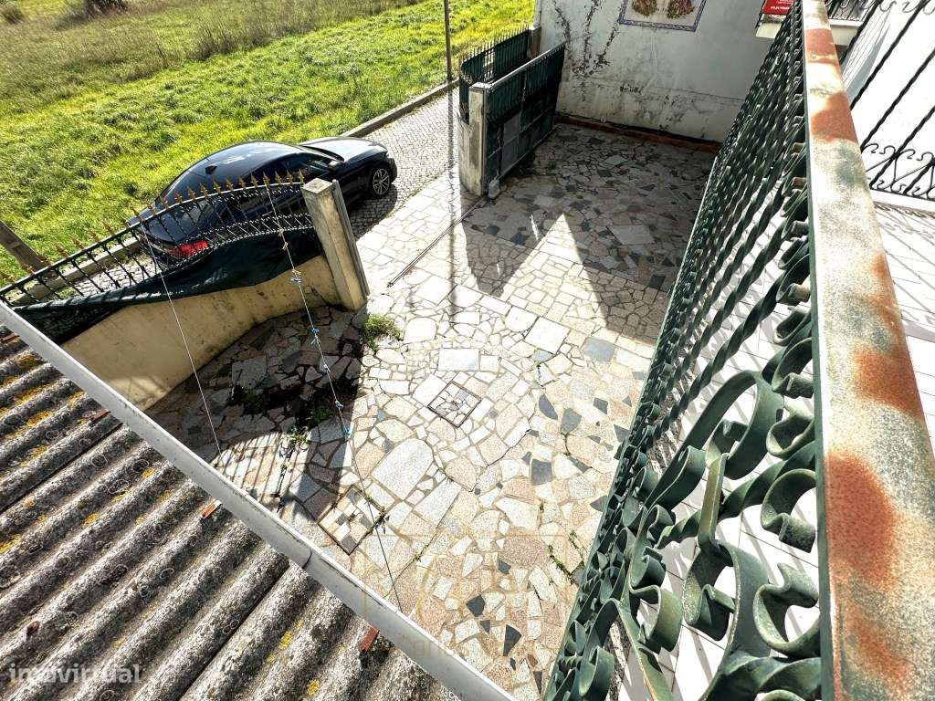 Moradia Bi Familiar / 2 Andares Moradia com logradouro-9