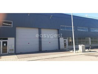 Espetacular Armazém situado na Zona Industrial da Palhaça - Grande imagem: 5/12