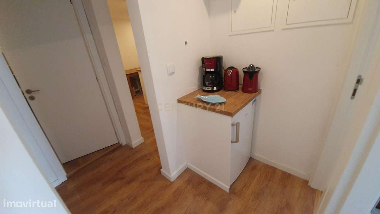 Prédio no Bairro Alto Remodelado com 3 Apartamentos e Loja, um Sonho p-10
