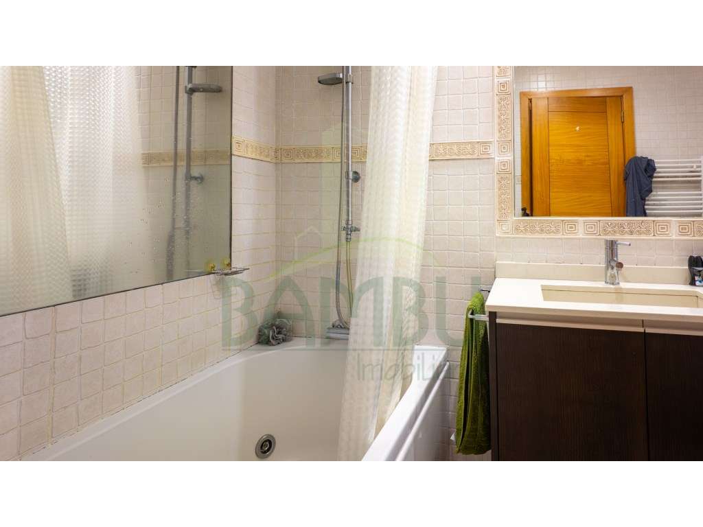 Moradia T4 térrea, com piscina, para venda em Vilar de Mouros.-26