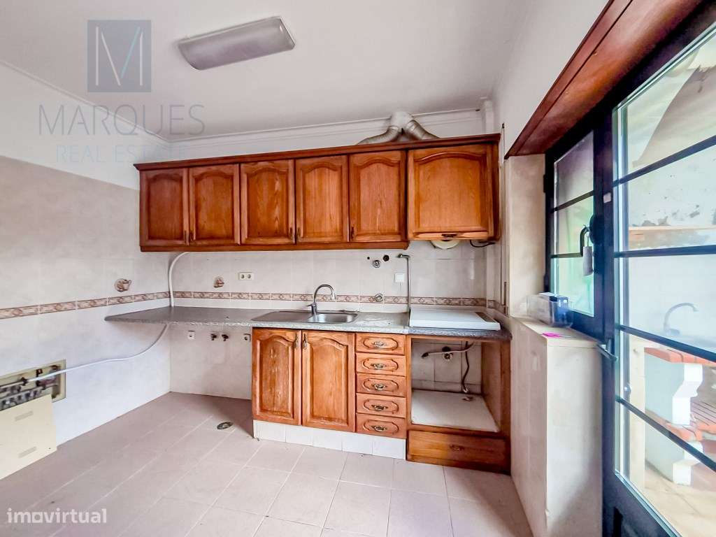 Prédio de Habitação e Comércio - Arruda dos Vinhos - Grande imagem: 4/13