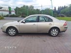 Ford Mondeo 2.0 Ghia - 11