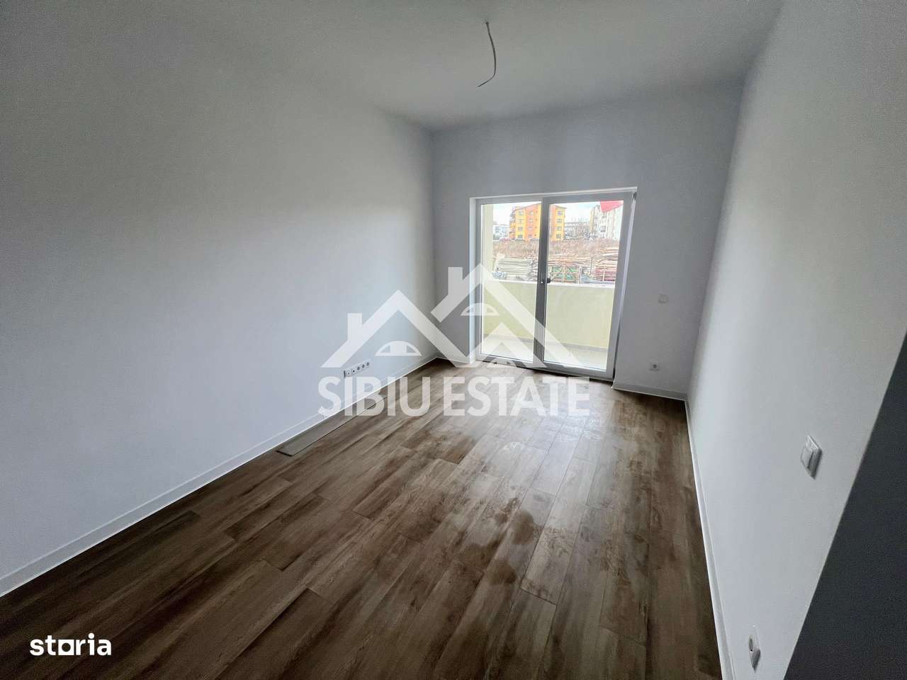 Studio intabulat finisat modern ansamblu Casian Renaissance Selimbar - Imagine principală: 4/9