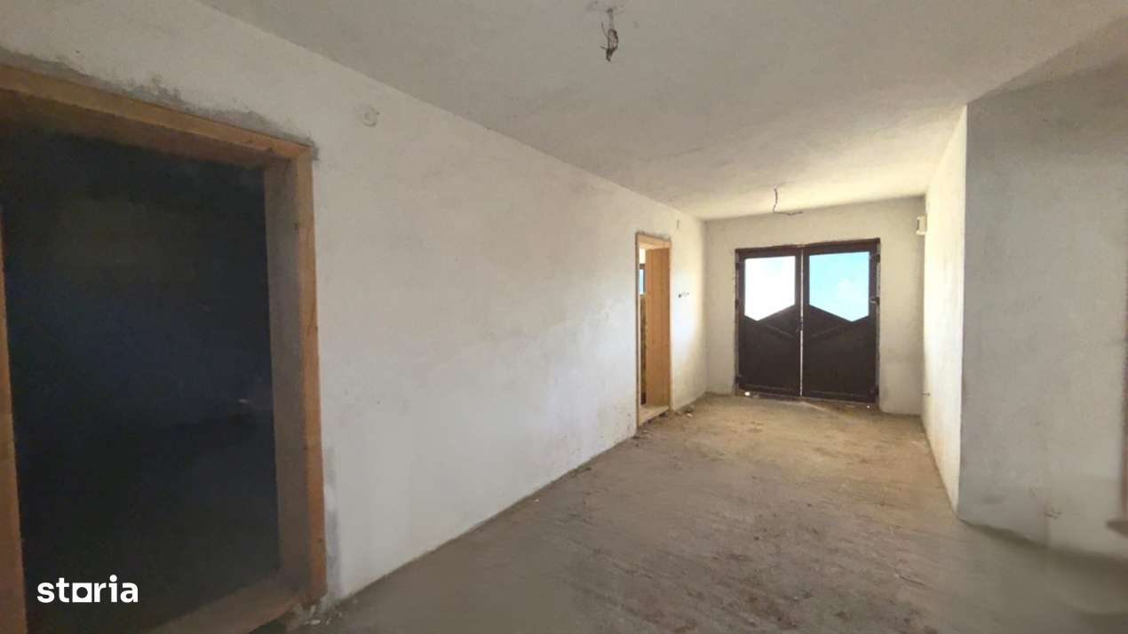 Casa generoasa cu teren de 1186 mp intravilan-Retevoiesti -Pietrosani- - Imagine principală: 5/18