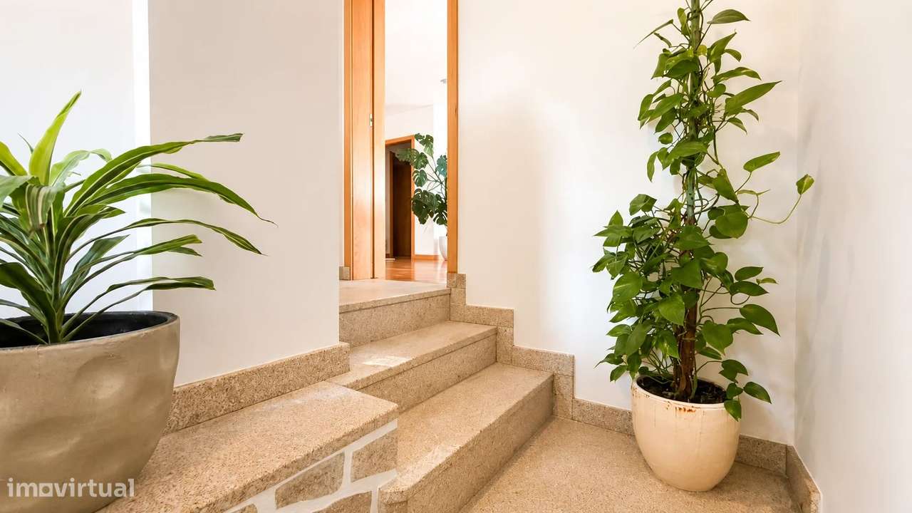 Moradia T4 em Pedra de 1789 | O Charme da História com o Conforto da M-30