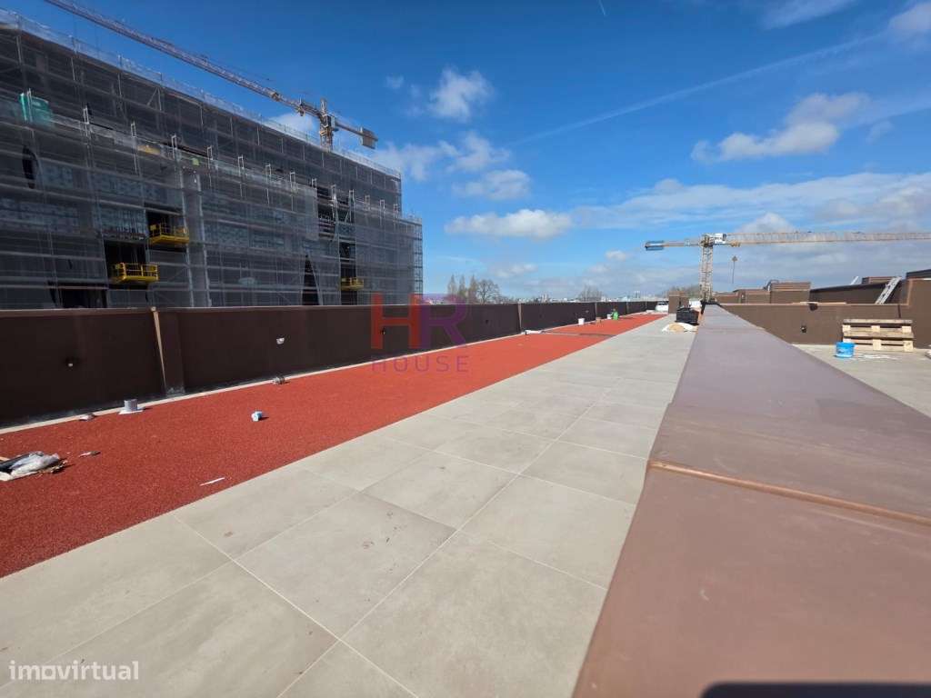 Arrenda -se T1 com lugar de garagem coberto e piscina comum. - Grande imagem: 5/33