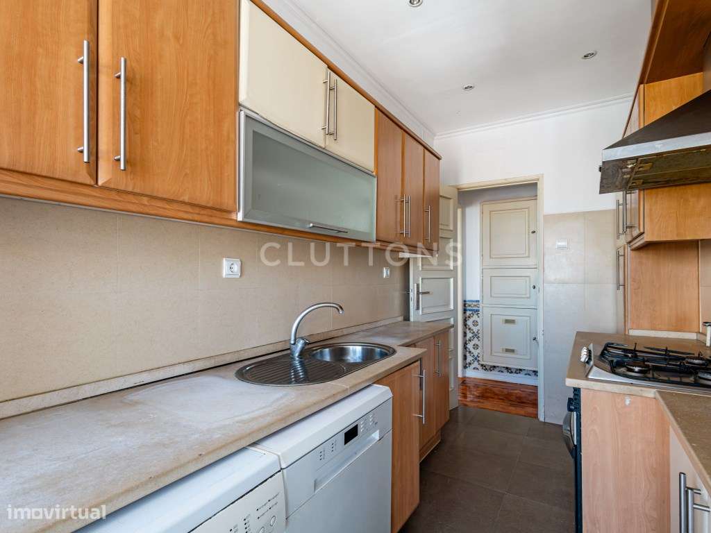 Apartamento T1+1 Penha França com vista desafogada-7