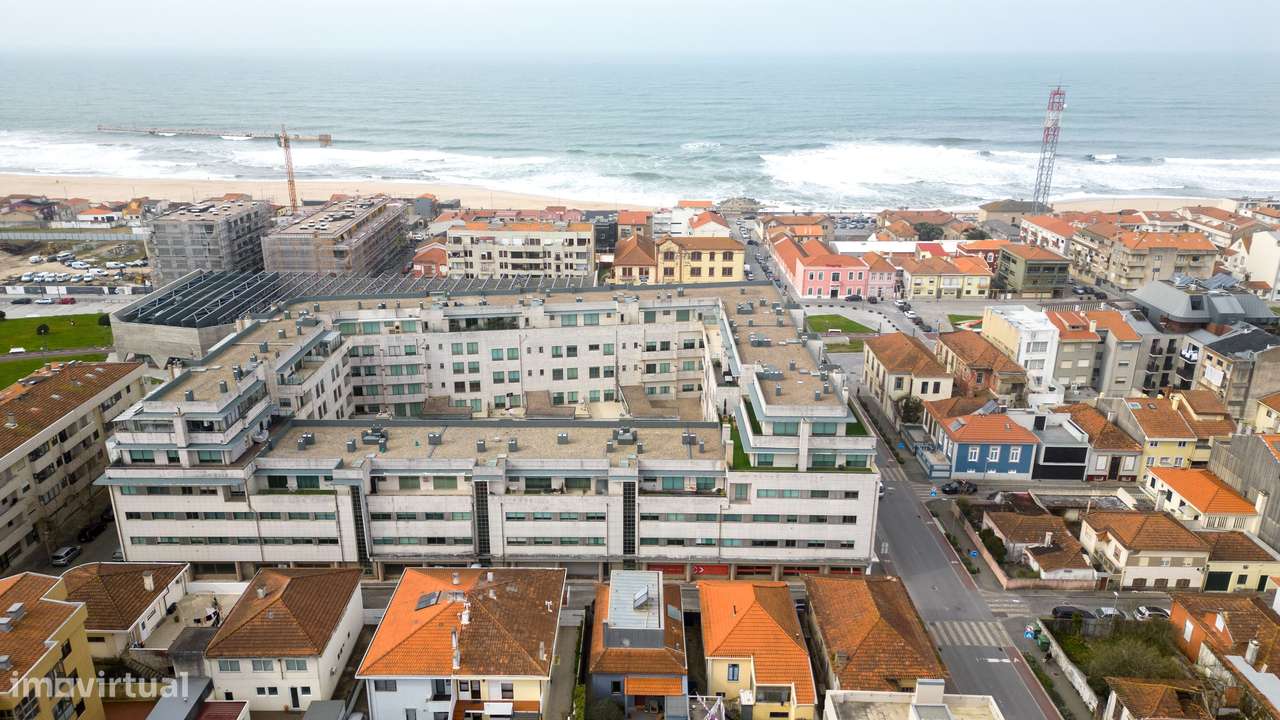 Viver a 250 m do Mar | T2 com Garagem Box + 1 Lugar em Espinho SD/CO - Grande imagem: 2/23