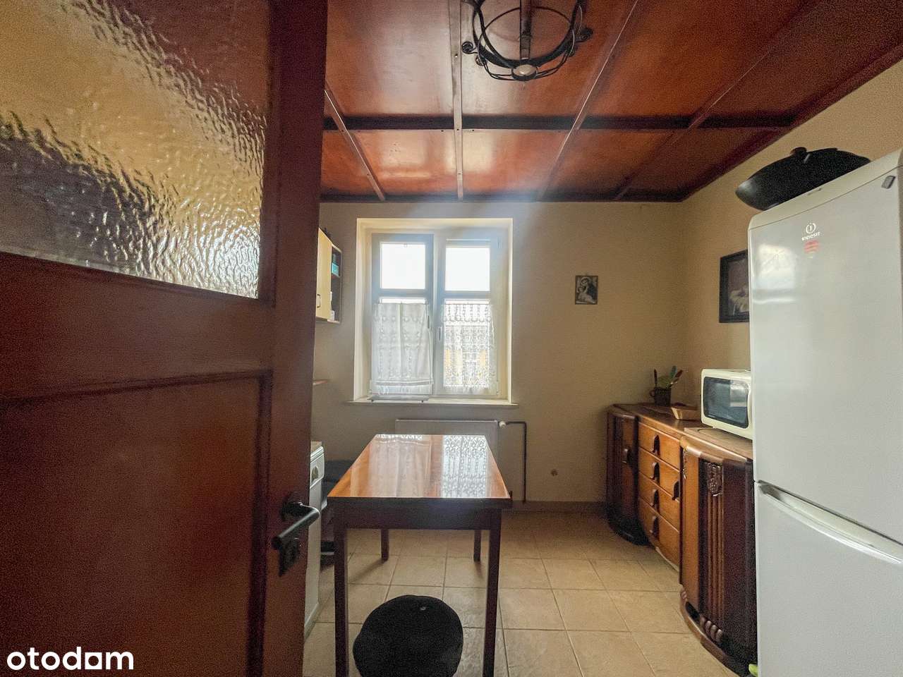 Przestronne wnętrze | 4 niezależne pokoje | podłogi i drzwi drewniane-7