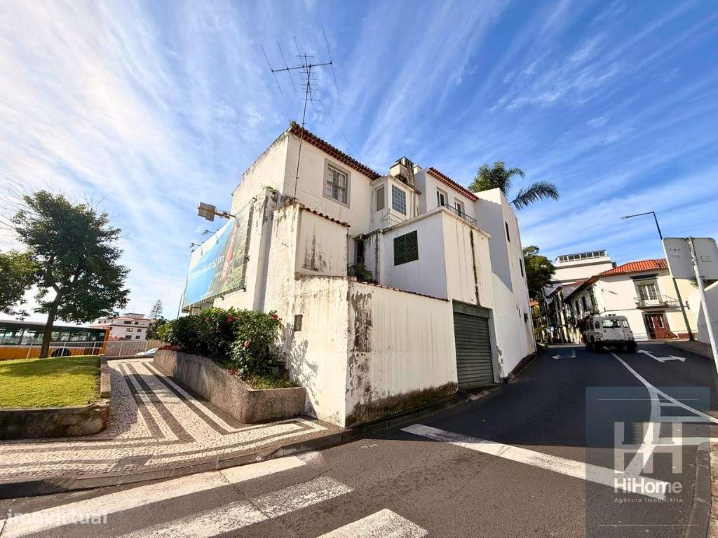 Prédio no Largo da Cruz Vermelha - Grande imagem: 5/30