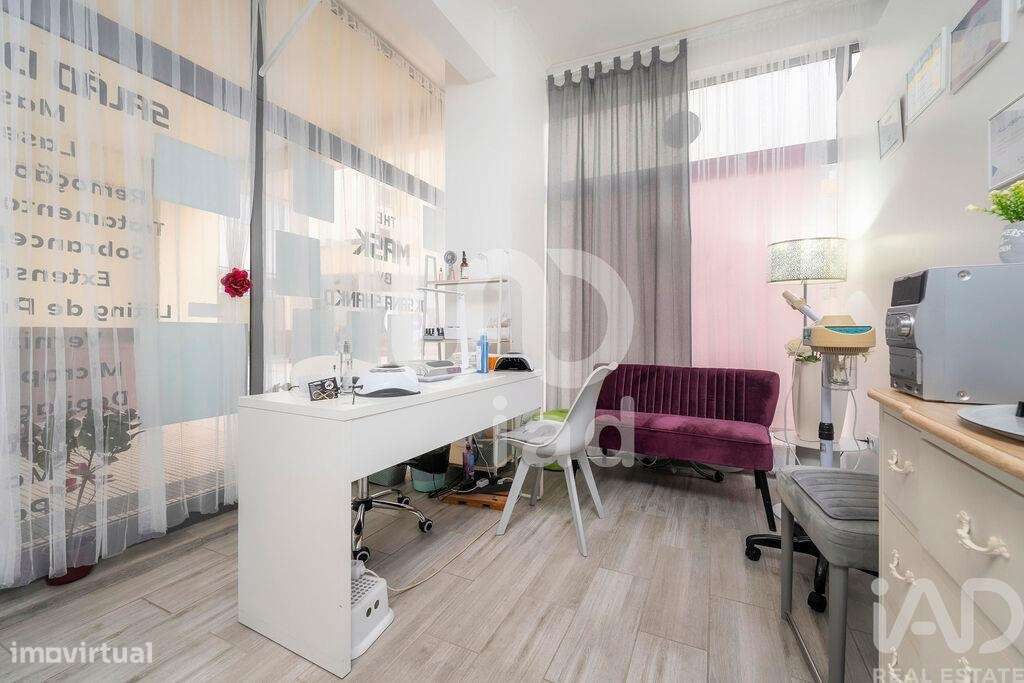 Loja / Estabelecimento Comercial em Faro (Sé e São Pedro) de 35,00 m2 - Grande imagem: 4/21