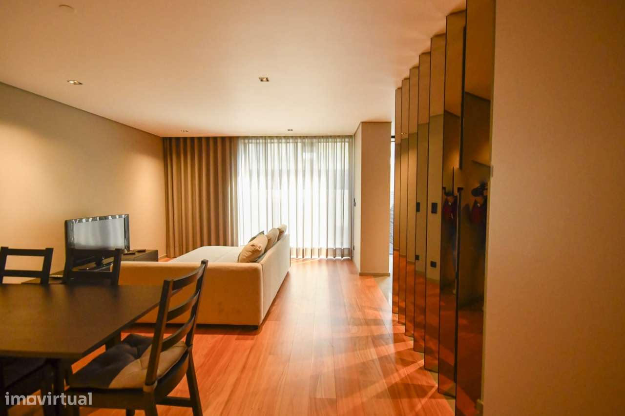 T1 c/ varanda na Av. Brasil na Foz do Douro - Grande imagem: 5/23