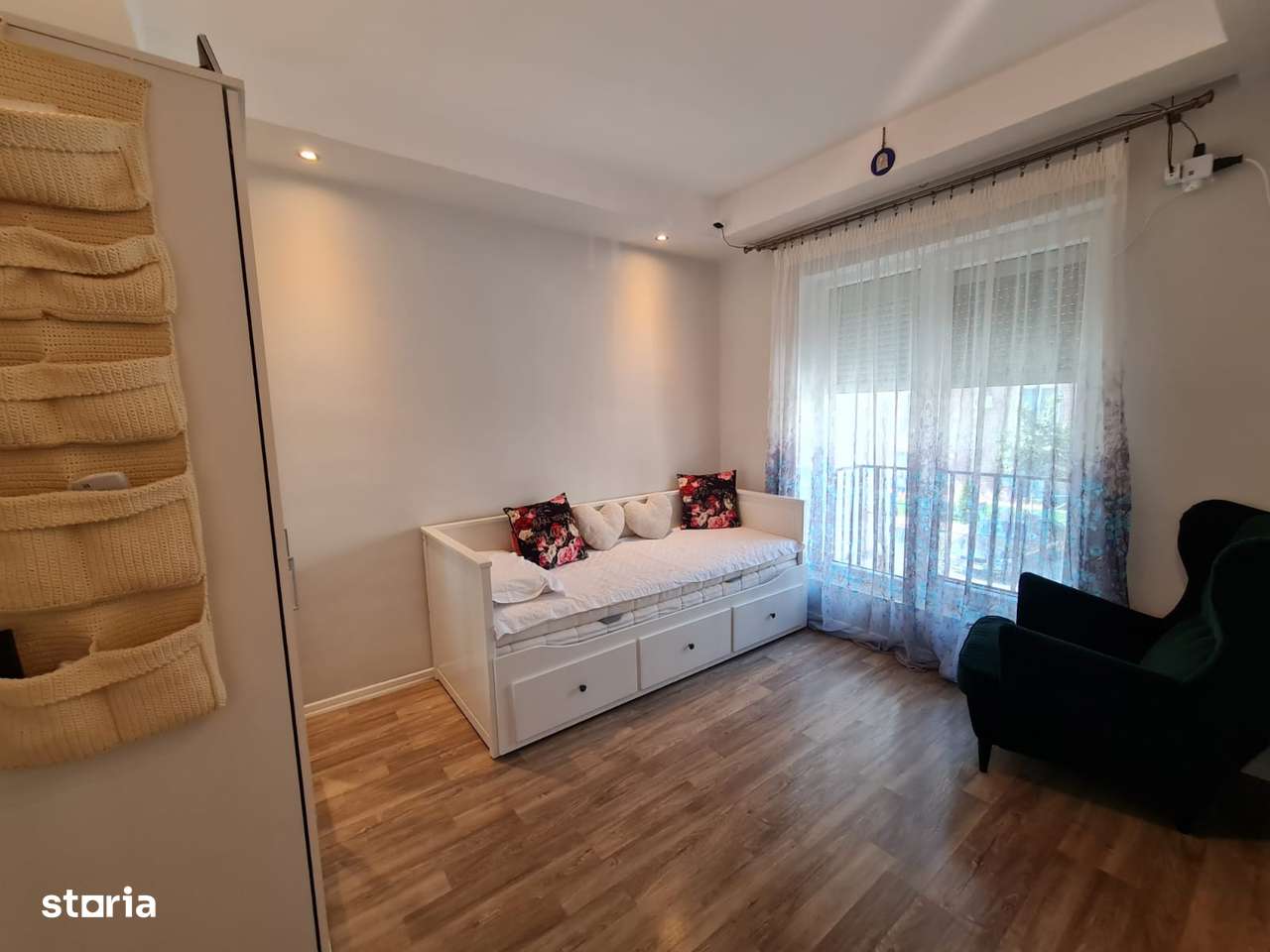 COSMOPOLIS - Vila Tip NC, cu mansarda si pergola-9