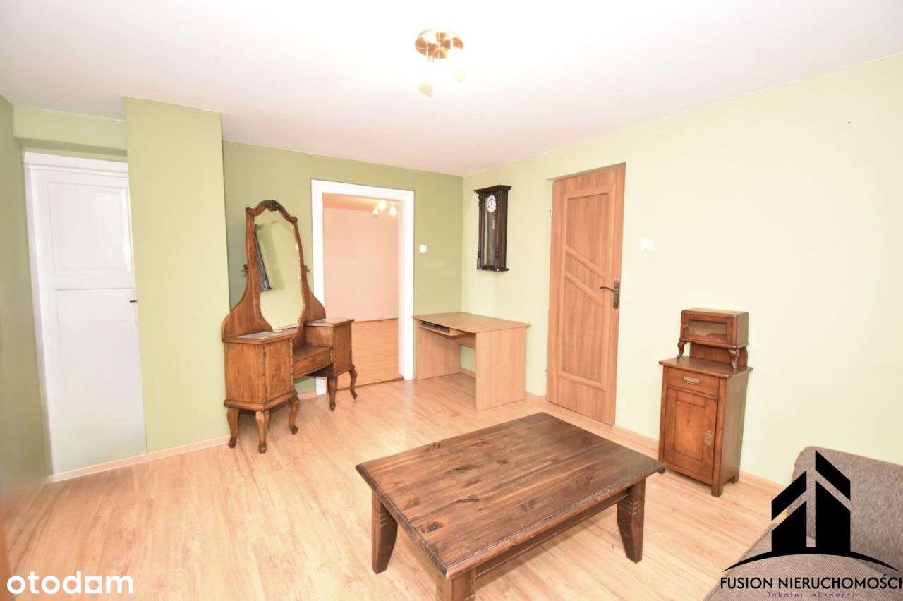 Przestronny dom z potencjałem-idealny dla rodziny-13