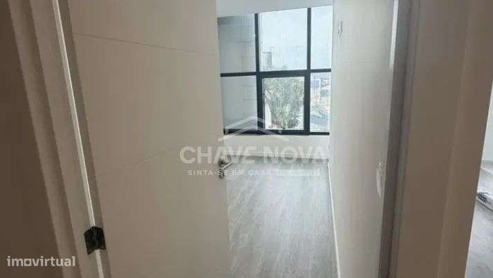 Apartamento T1 completamente renovado em Santa Maria de Lamas! - Grande imagem: 2/9