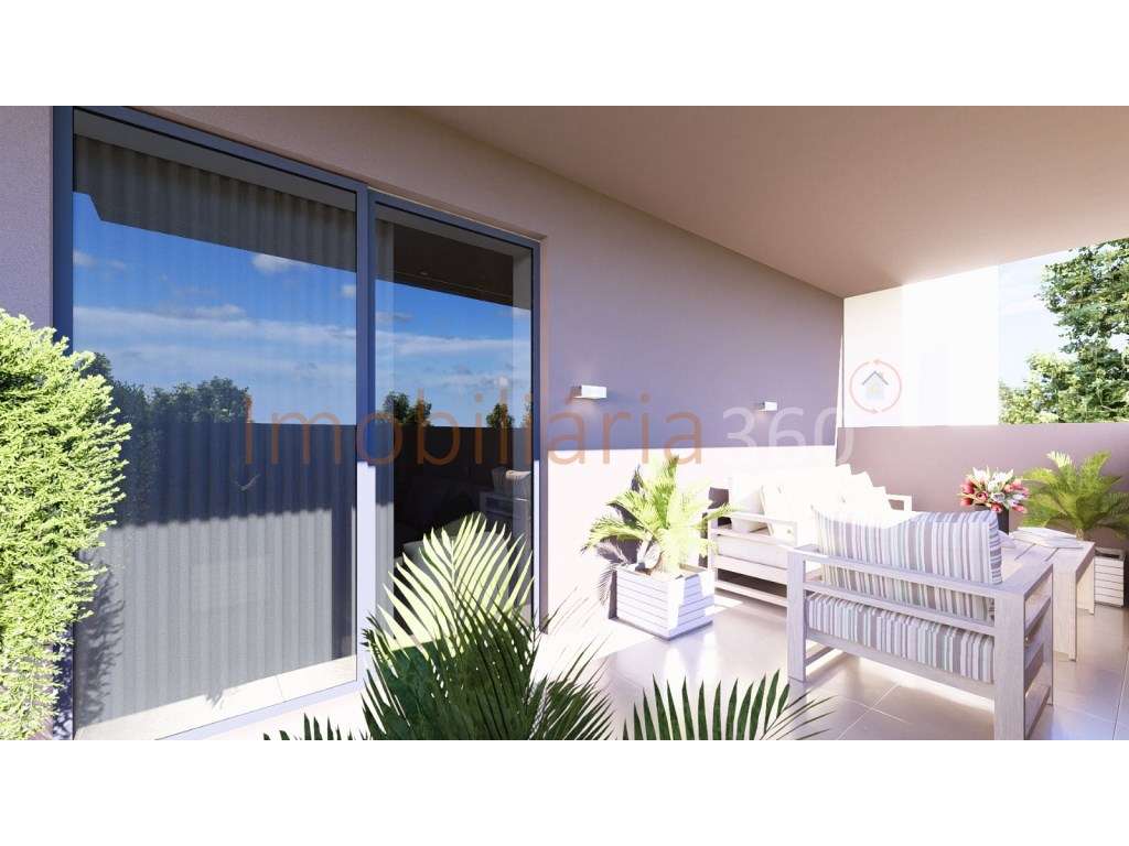 Apartamento Novo T2 com Varanda em V.N.Gaia-1