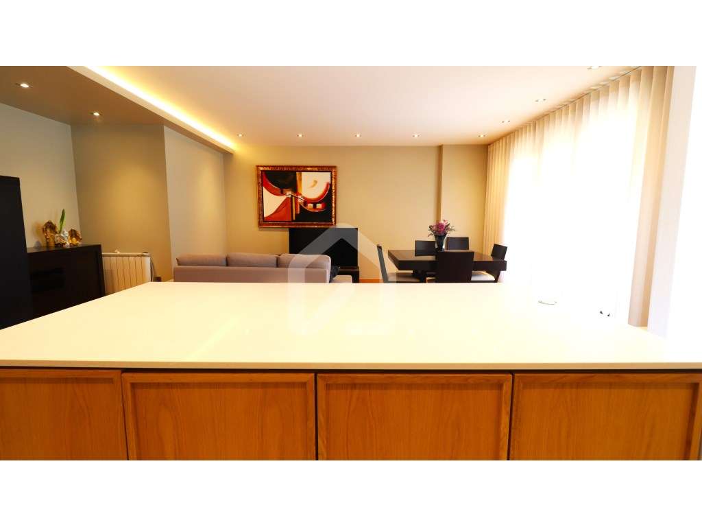 Apartamento T3 no último piso, vista Parque da Devesa-8