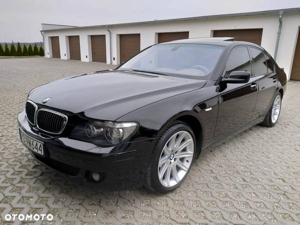 BMW Seria 7 750i - 5