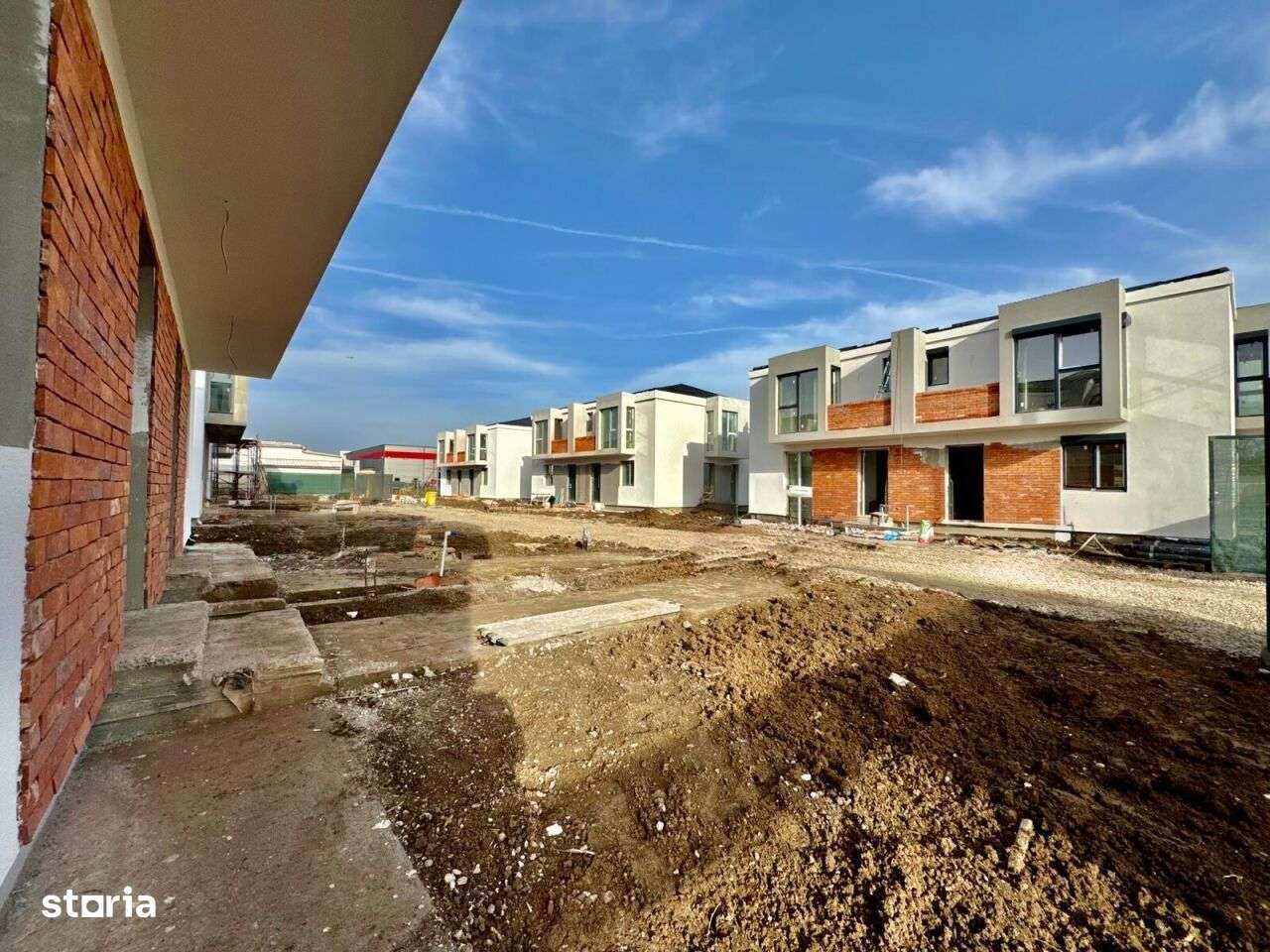 Vanzare vila individuala Tunari | Complex Teilor 77-11