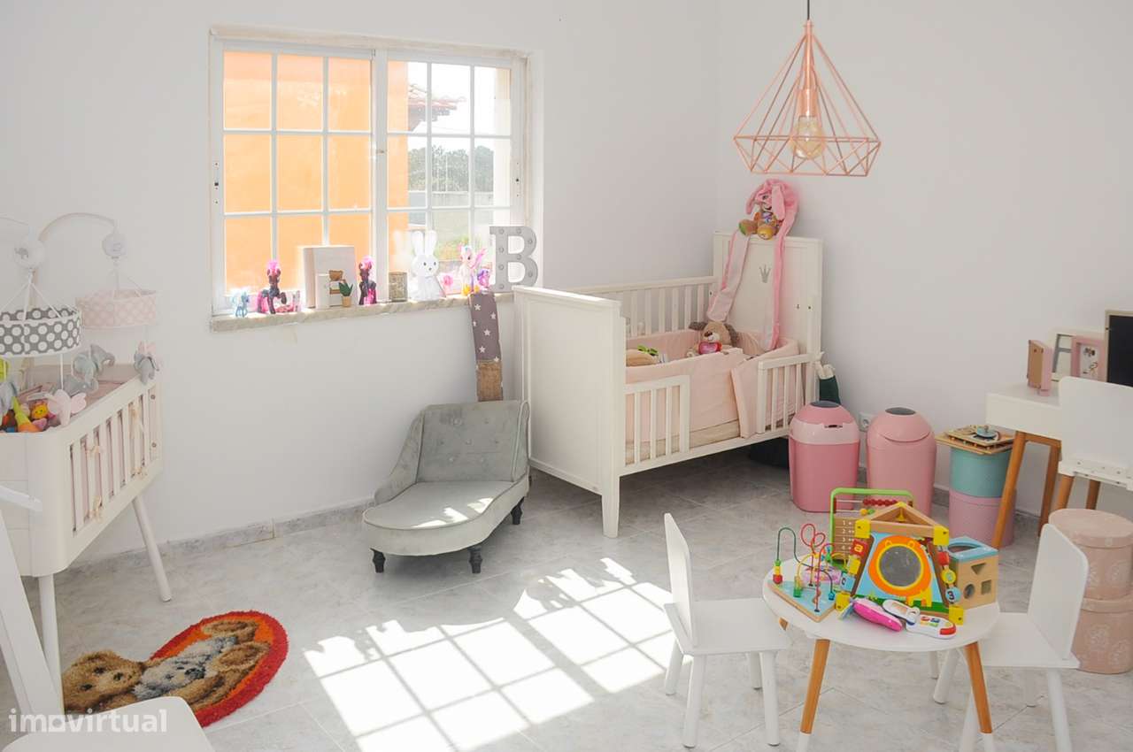 Moradia isolada de 6 assoalhadas com garagem - Zona tranquila-18