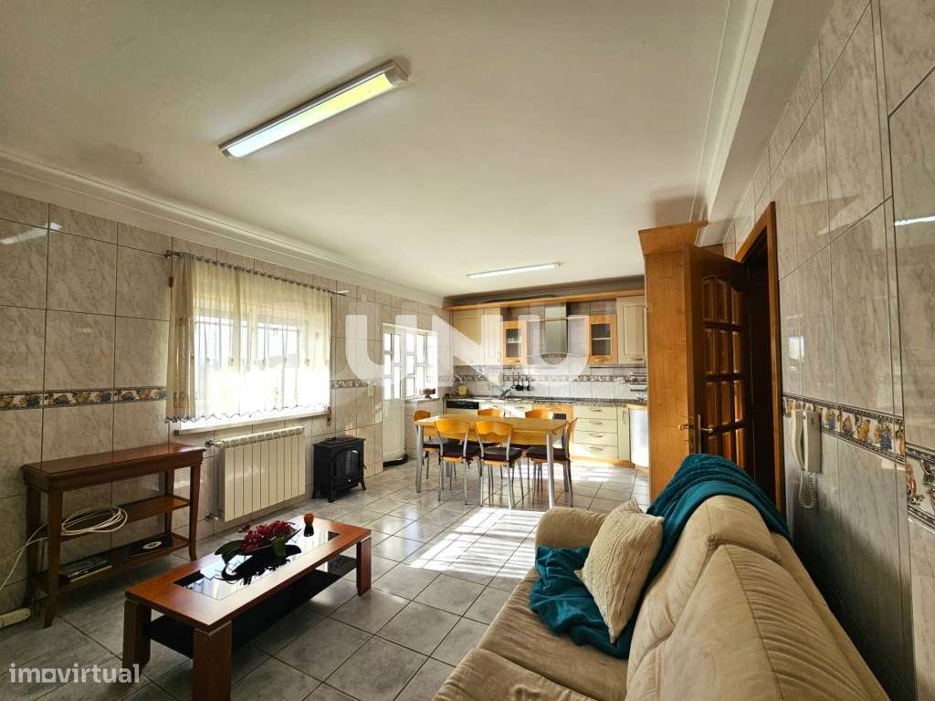 Moradia em Banda T5 - A 5 Minutos do Centro da Cidade de Viseu-11