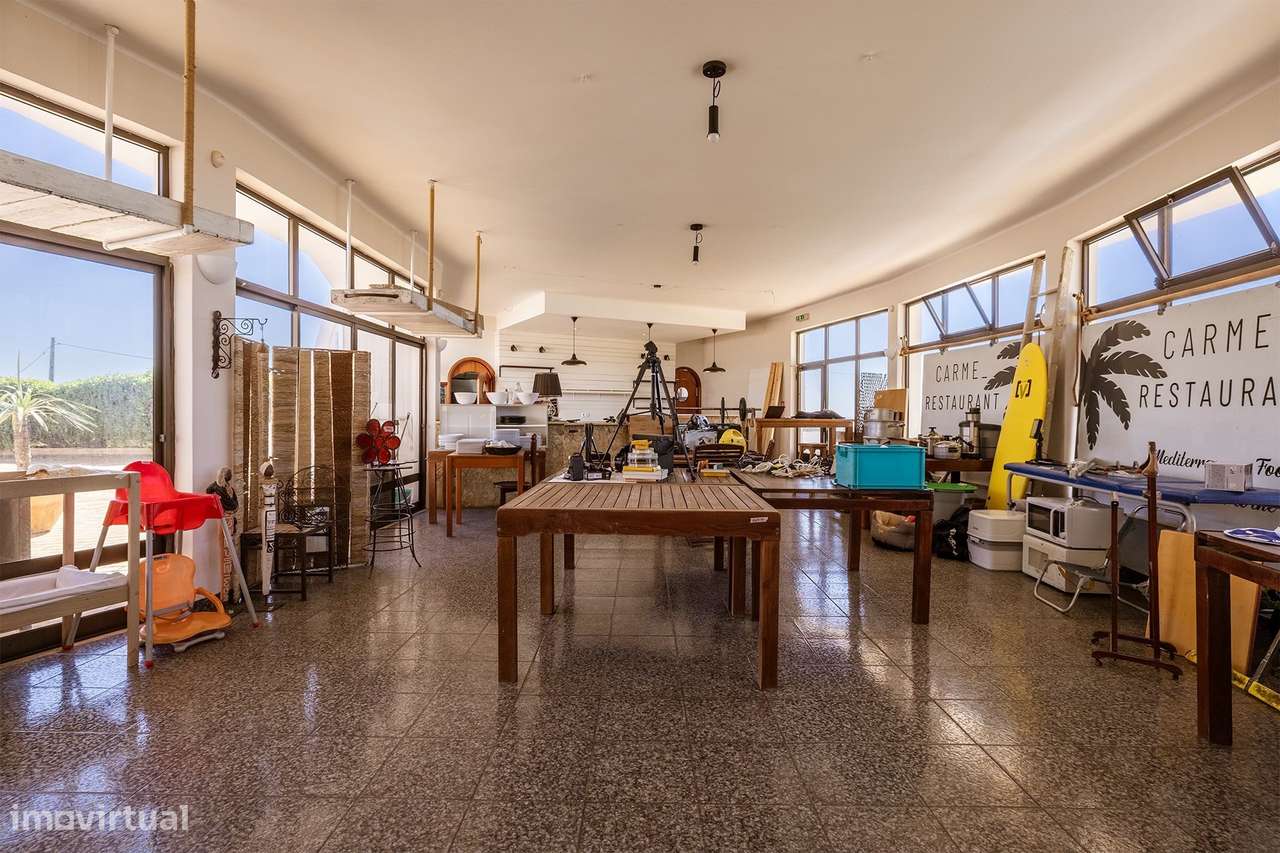 ESPAÇO COMERCIAL ATUALMENTE EXPLORADO COMO RESTAURANTE - Grande imagem: 2/39