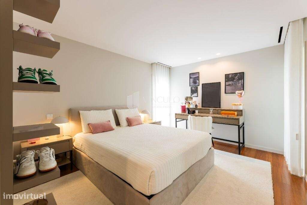 Moradia T4 em zona privilegiada de Nogueiró – conforto, elegância e vi-9