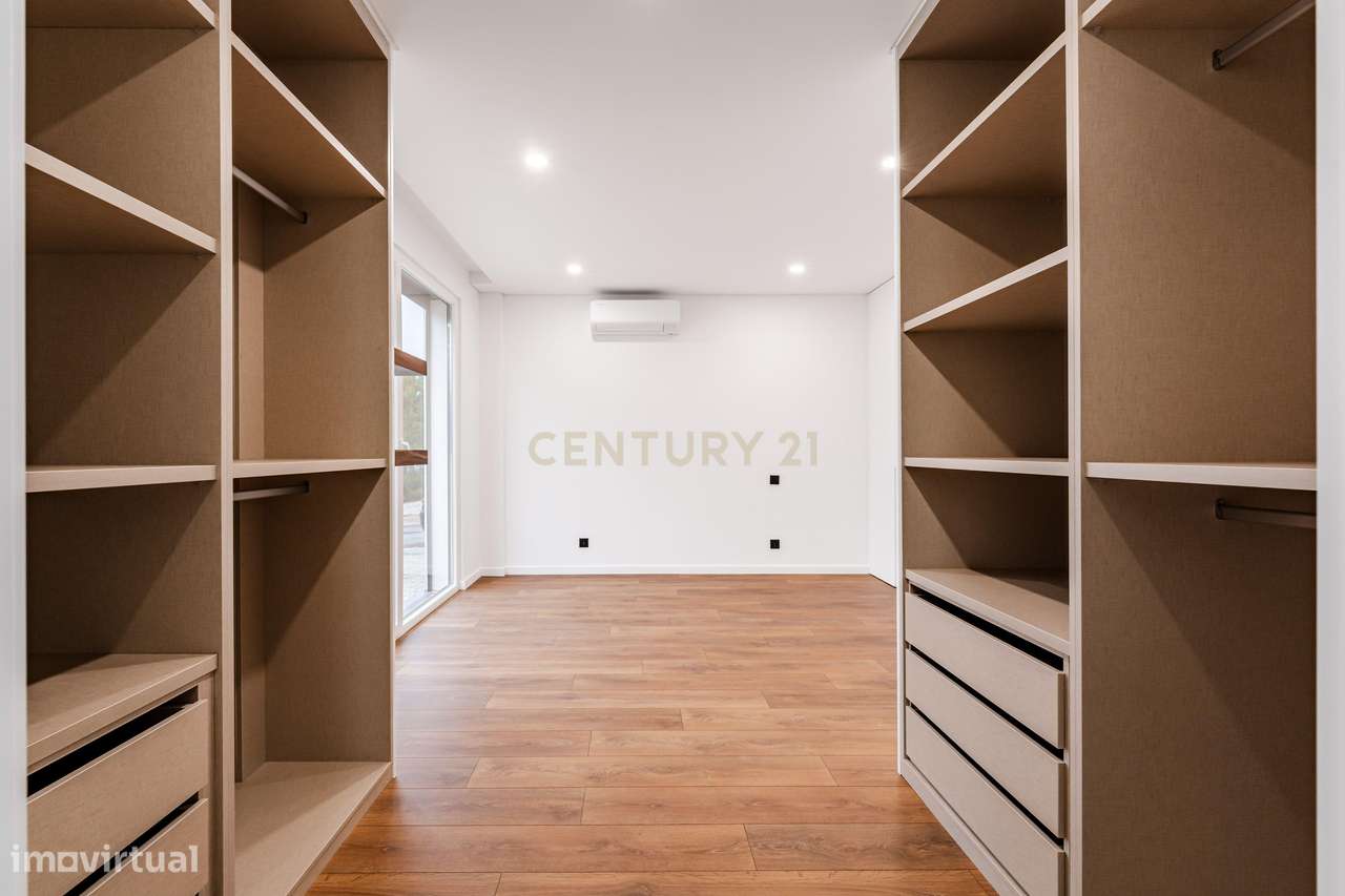 Moradia T3 Nova com Piscina em Palmela - Urbanização calma junto à A33-20