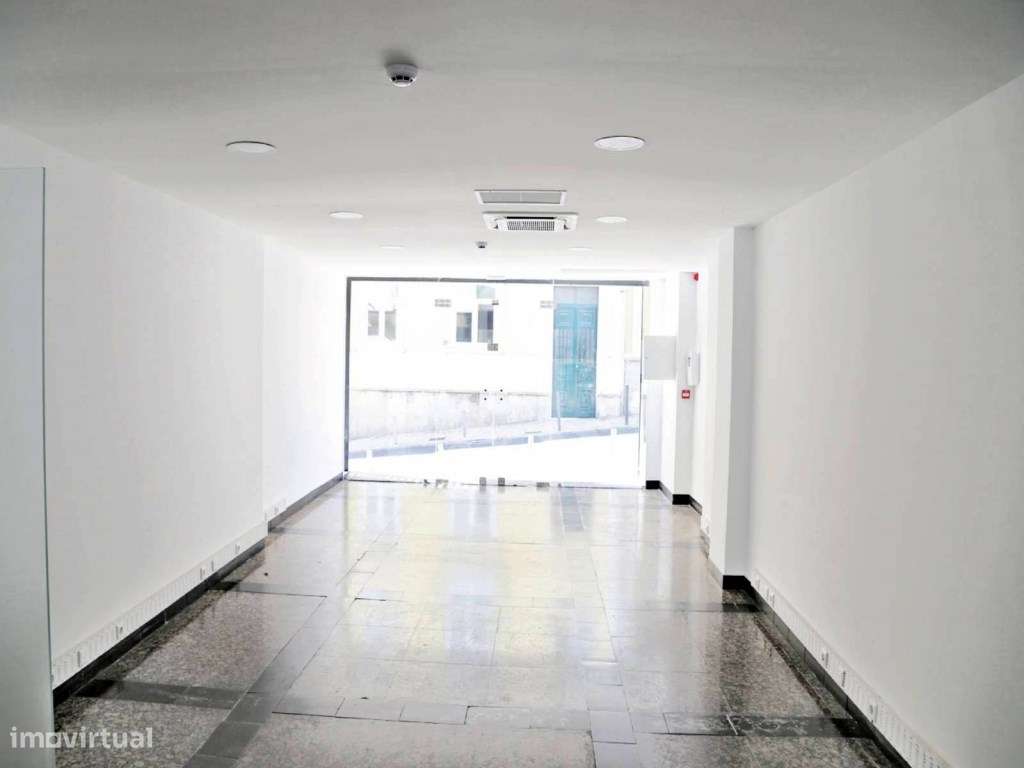 Loja renovada com 180 m2 na Penha de França, Lisboa - Grande imagem: 4/15