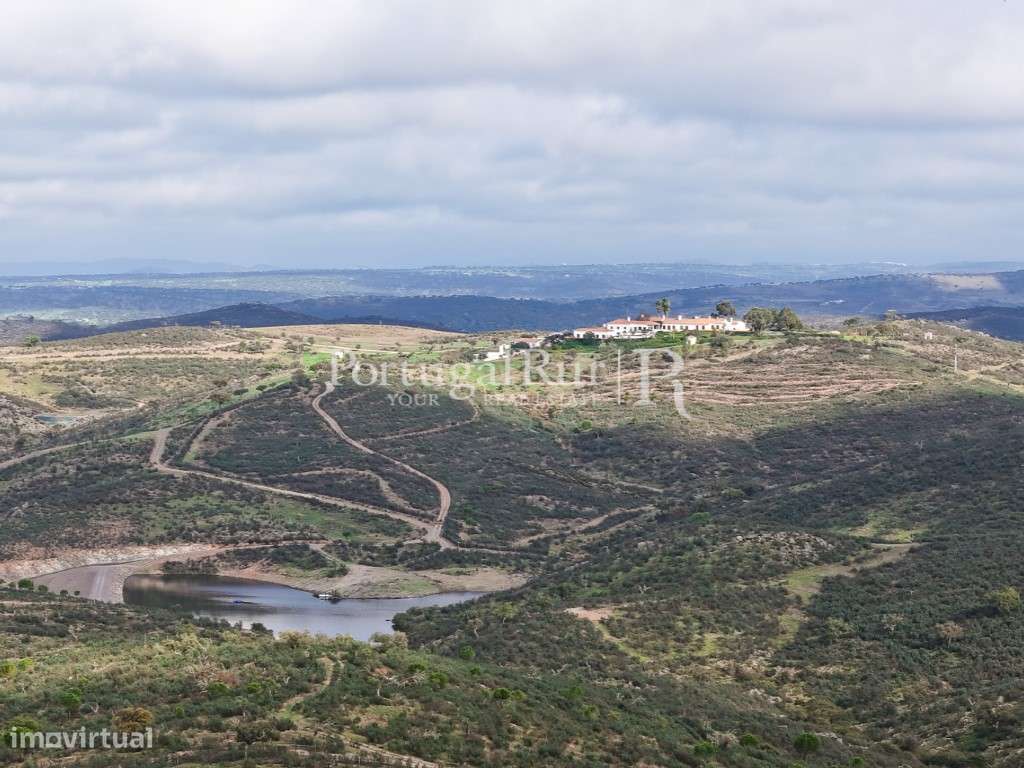 Herdade de Caça Maior com 1000 Hectares + 4 Apartamentos + Anexos-5