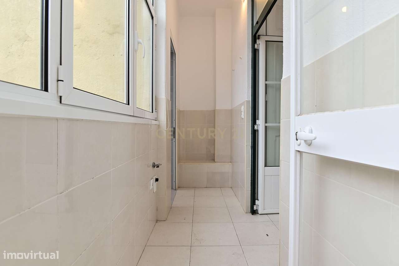 Apartamento com 4 divisões para venda em Lisboa-24
