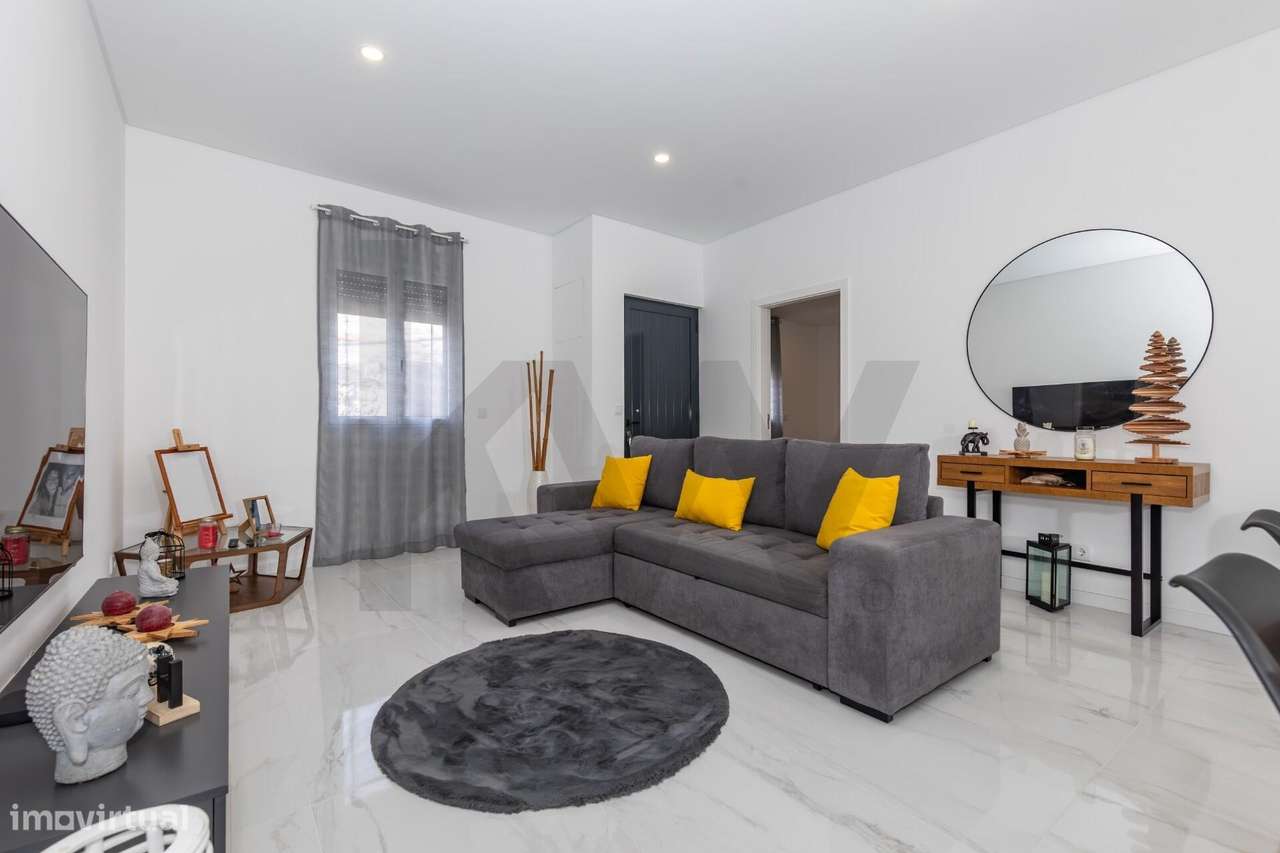 Moradia V2 Remodelada com Entrada Lateral – Fajã de Baixo, Ponta Delga - Grande imagem: 5/31