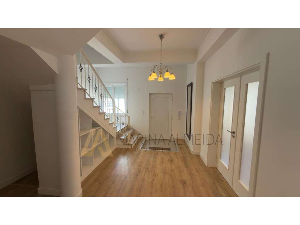 Moradia t4 com 2 pisos ( 5 assoalhadas), com 228m2, Piscina aquecid...-16