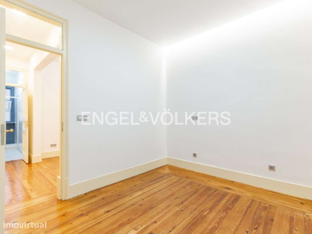 T2 renovado com terraço junto da Avenida da Liberdade - Grande imagem: 4/26