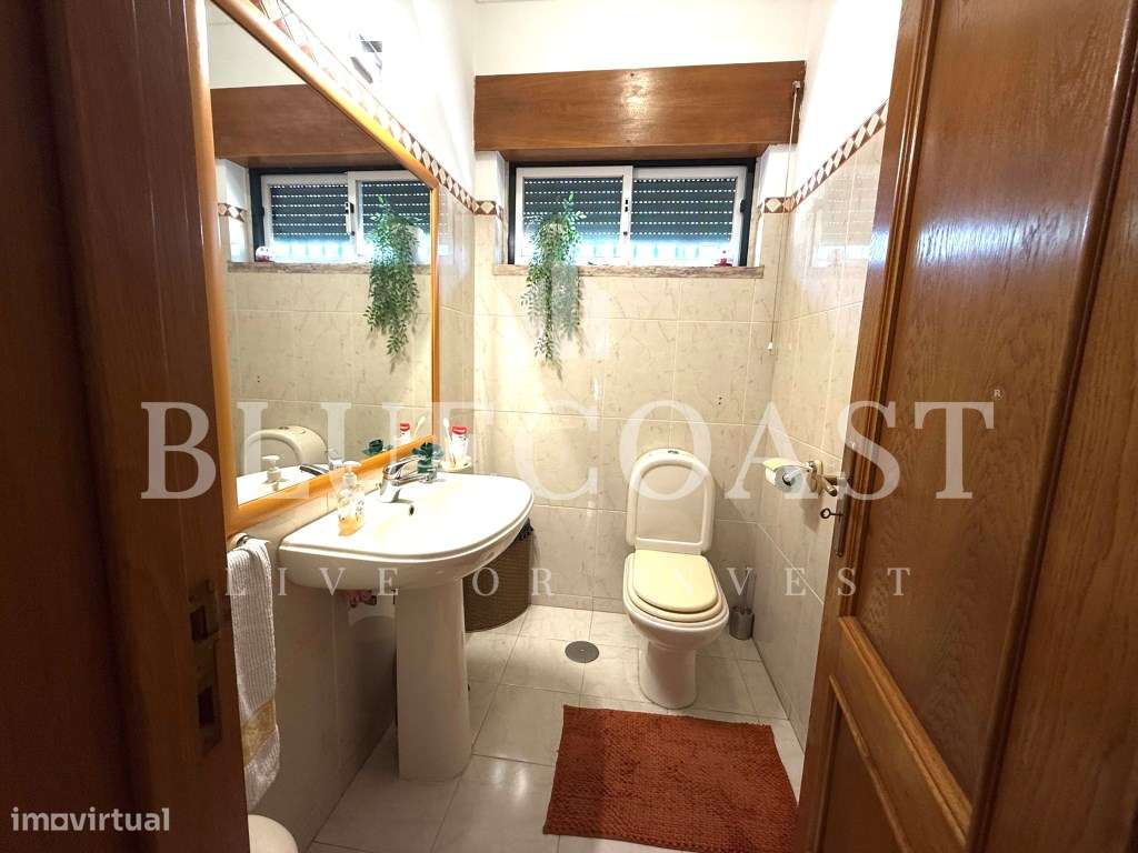 Moradia V4 com 3 Pisos - Espaço e Conforto-21