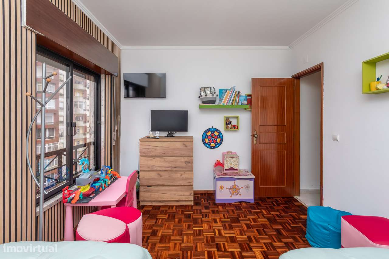 Excelente T2 na Tapada das Mercês-16