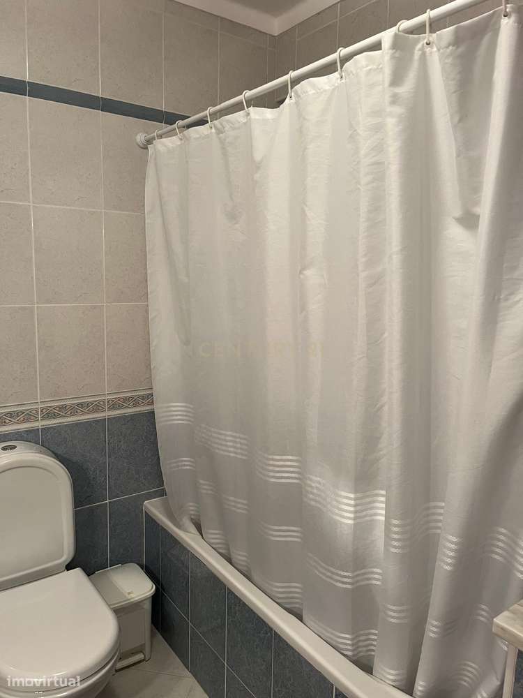 Moradia T4 em condomínio fechado com piscina, vista mar e walking dist-38