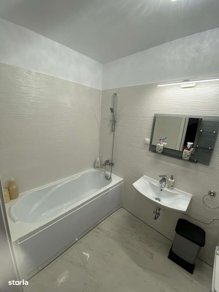 Bdul Bucuresti, bl White Tower, ap 2 cam CT si AC cu parcare,  et 5/9 - Imagine principală: 5/7