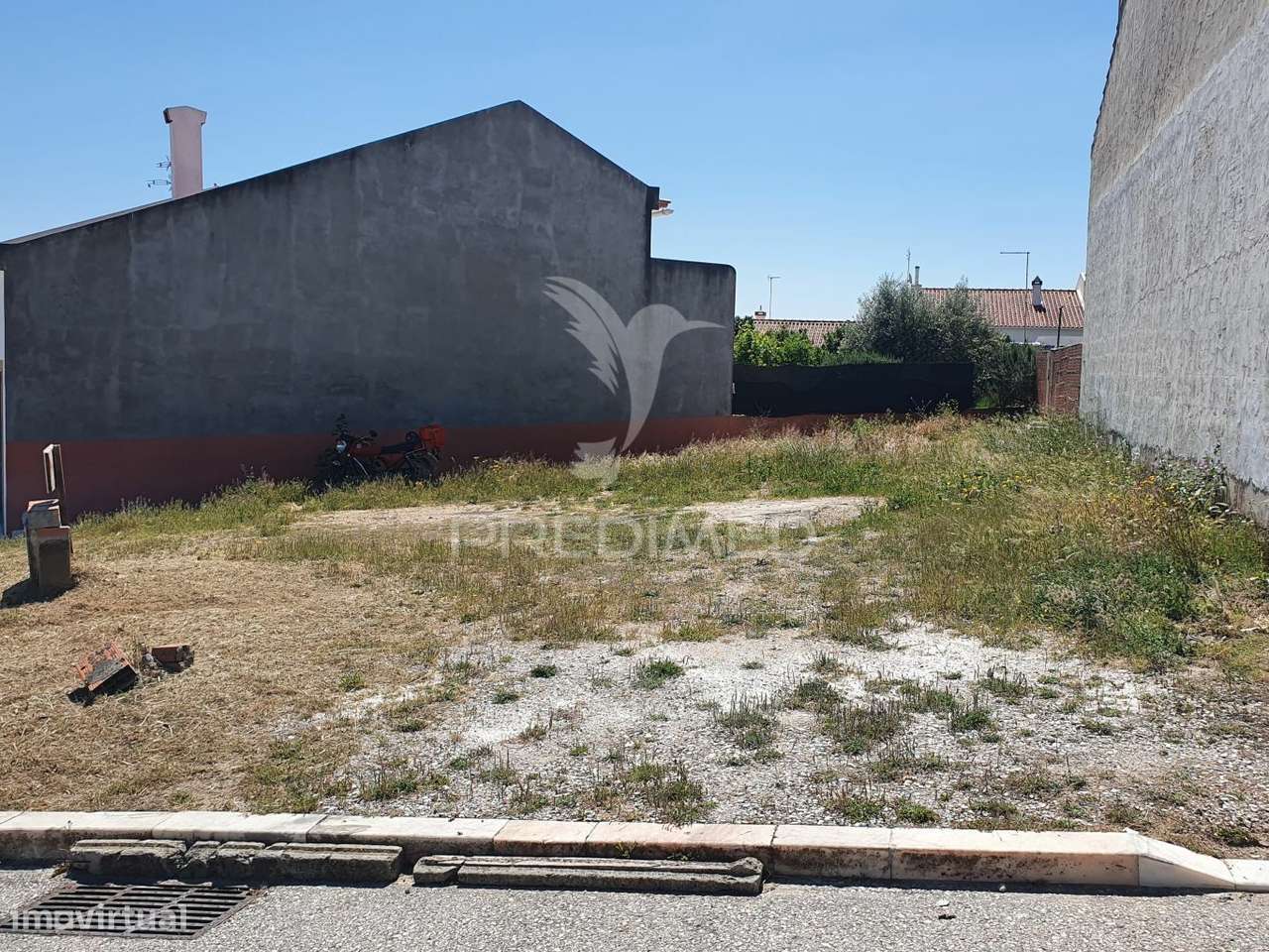 lote de terreno para moradia com dois pisos - Grande imagem: 1/4