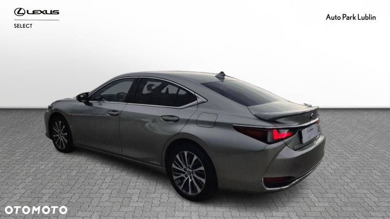 Lexus ES - 3