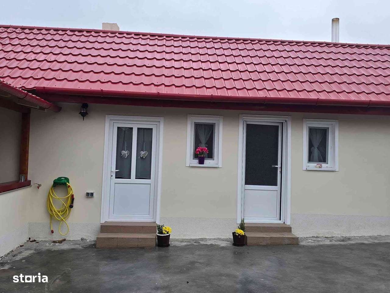 Casa de vanzare in sat Rogoz-1