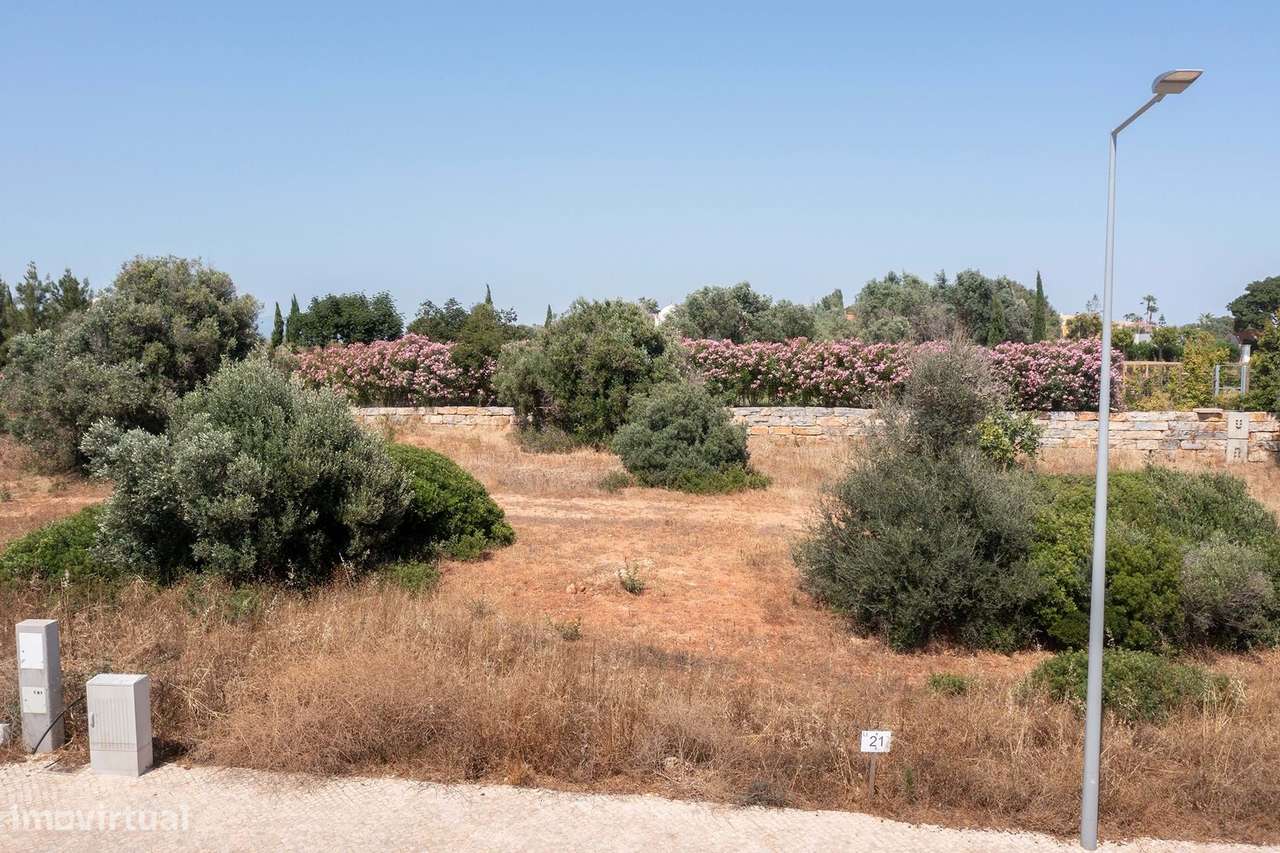 OPORTUNIDADE DE CONSTRUÇÃO – LOTE URBANO NA PRAIA DA LUZ - Grande imagem: 4/9