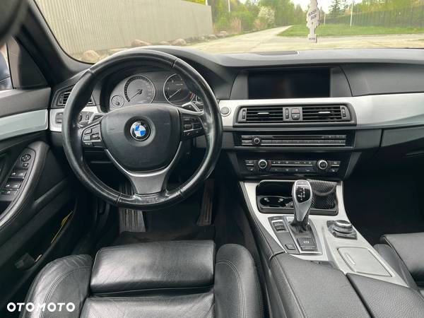 BMW Seria 5 520d Touring - 12